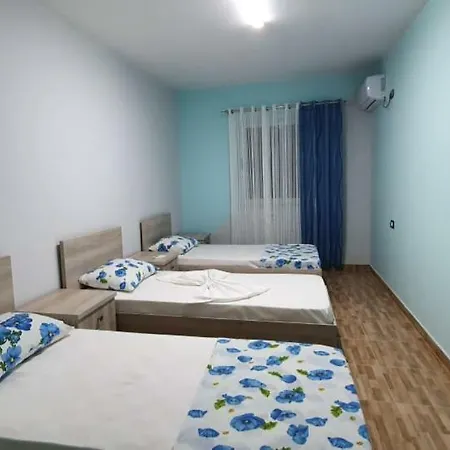Fully Rested Τίρανα