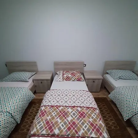 Fully Rested Vandrarhem Tirana
